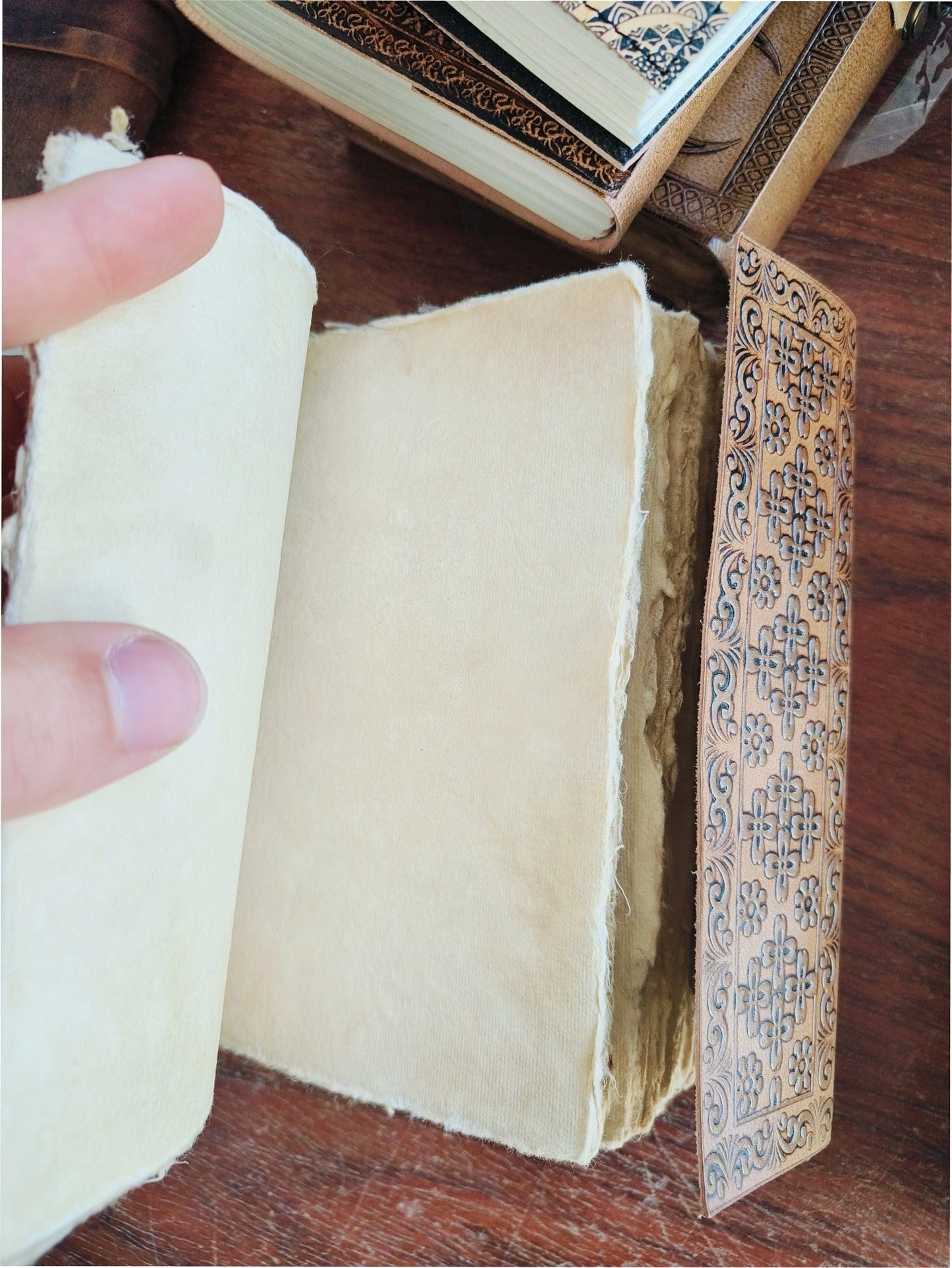 Quaderno Taccuino artigianale in cuoio con pietra naturale - TRE LUNE - Onice