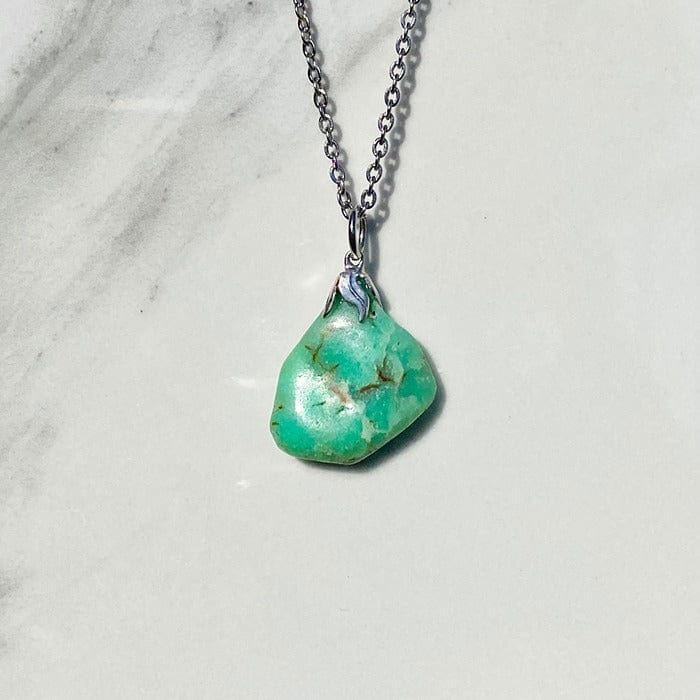 Chrysoprase - necklace with tumbled stone pendant