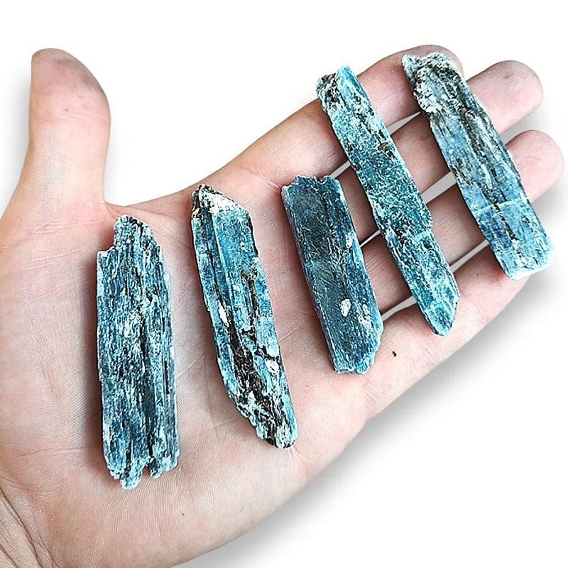 Raw kyanite