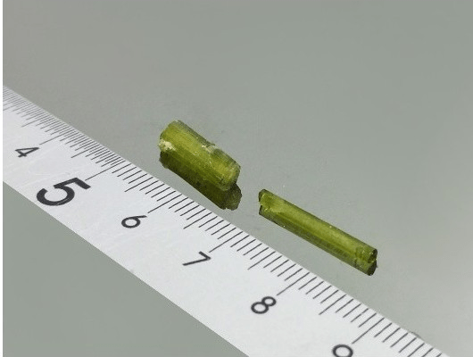 Tormalina verde cristallo 1-1,5 cm  (5 pezzi)