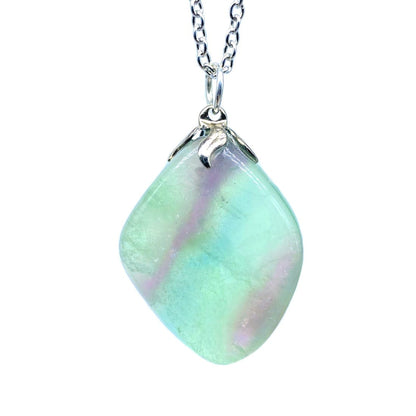 Tenetpietre Ciondolo in Fluorite arcobaleno burattata con catenina o caucciù