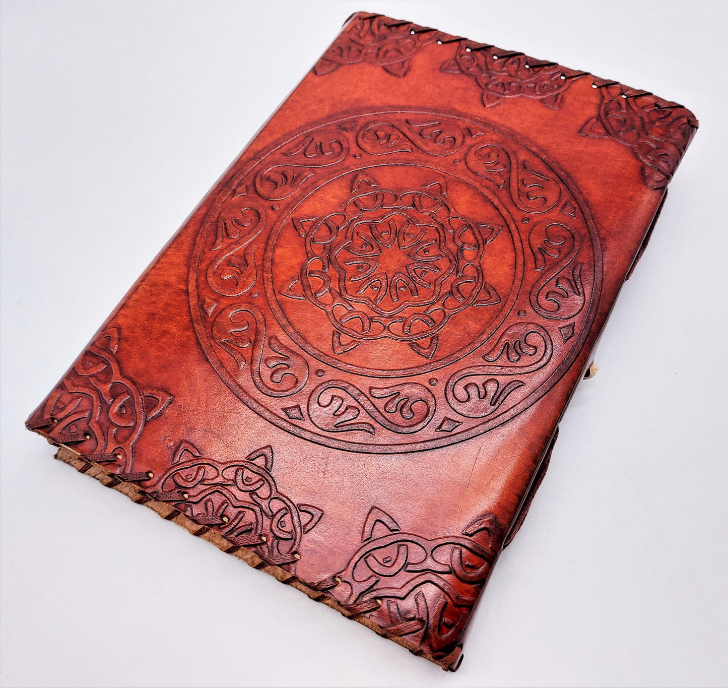 Tenetpietre Quaderno artigianale XL in cuoio con pietra naturale - Pietre dei chakra